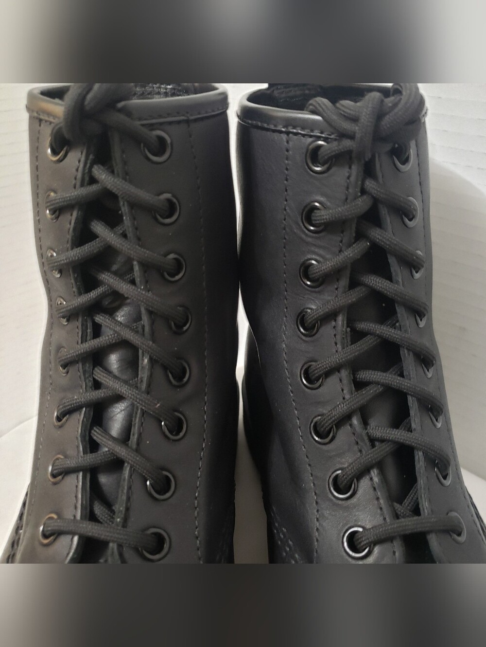 Dr. Martens The Original Lace Up Air Wair Black Combat Ankle Boot Womens Size 7 - Picture 7 of 15